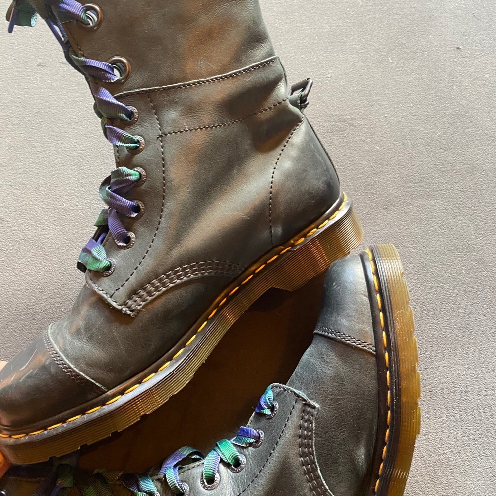 Doc Marten Truimph 1914 fold over plaid boot 10 - Picture 3 of 10